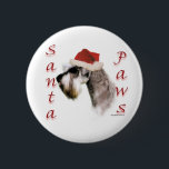 Miniature Schnauzer Santa Tassar Knapp<br><div class="desc">Din favoritjultomte hund spelar Jultomten ~ eller Santa Tassar. Den här roligten av AKC hund aveln,  Wire Miniature Schnauzer,  gör en unik julklapp på ett t-shirt,  prydnadsbrev,  hälsningskort,  mugg,  klistermärke och mycket mer!</div>