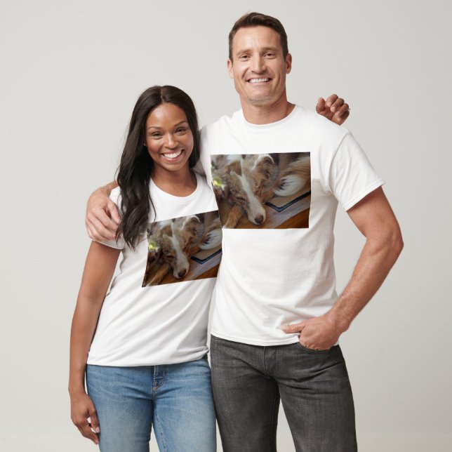 Miniatyr American Shepherd Red Merle Sleeping T Shirt (Unisex)