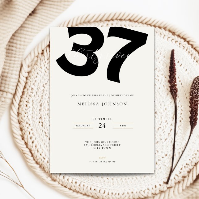 Minimal 37-års födelsedagsinbjudan - Fet typografi Inbjudningar (Minimal 37th birthday invitation with bold typography)