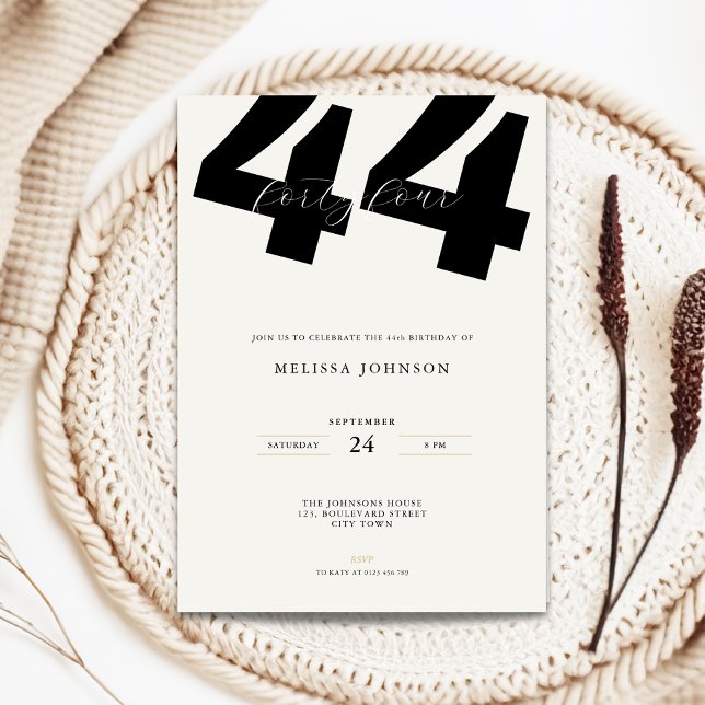 Minimal 44-års inbjudan - Fet typografi (Minimal 44th birthday invitation with stylish bold typography)