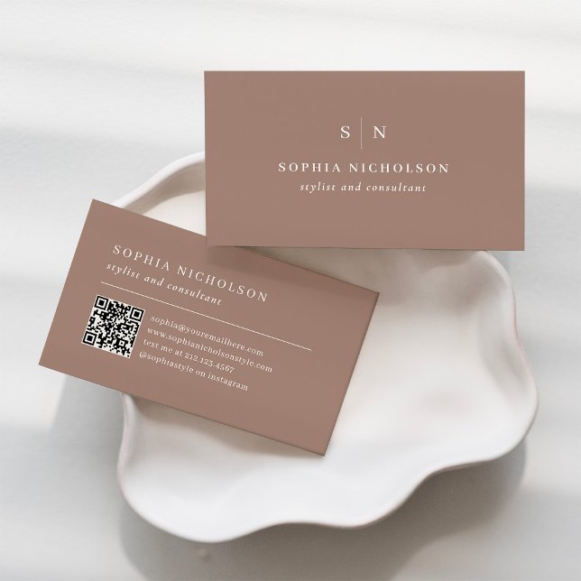 Minimal and Chic | Taupe Monogram and QR Code Visitkort (Skapare uppladdad)