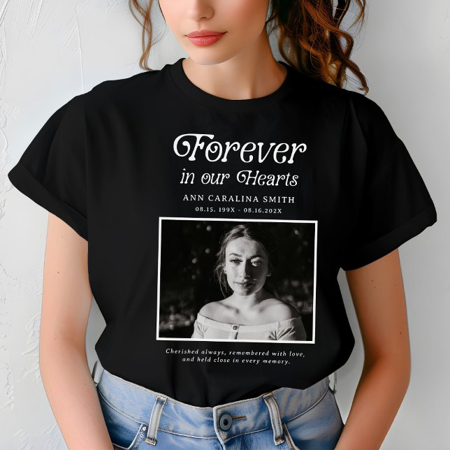 Minimal återloppsfoto i våra hjärtan t shirt (Skapare uppladdad)