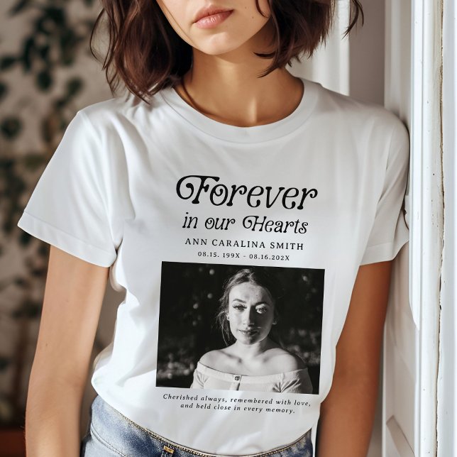 Minimal återloppsfoto i våra hjärtan t shirt (Skapare uppladdad)