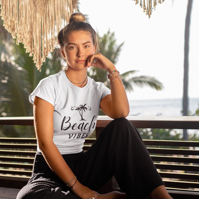 Minimal Beach Vibes T Shirt (Skapare uppladdad)