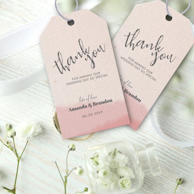 Minimal Blush Bloom Bold Script Wedding Thank You Presentetikett (Skapare uppladdad)