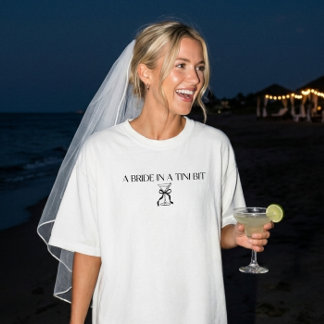 Minimal "Brud i en liten bit" Bow Martini Bröllop T Shirt
