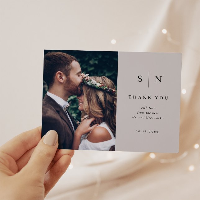 Minimal Chic | Mjukt Grått- och svart foto-Tack Vykort (A simple and elegant soft gray save the date card with your monogram and photo.)