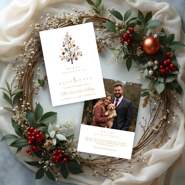 Minimal Chic Winter Christmas Tree Photo Wedding Spara Datumet (Minimalist Chic Winter Christmas Tree Wedding Save the Date Holiday Cards with Back Photo in Digital)