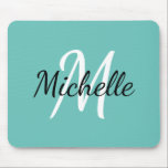 Minimal Cute Light Blue Monogram Initial   Namn Musmatta<br><div class="desc">En söt,  minimal design med en ljusblå bakgrund och vit anpassningsbar i monogrammet första gången och första namn</div>
