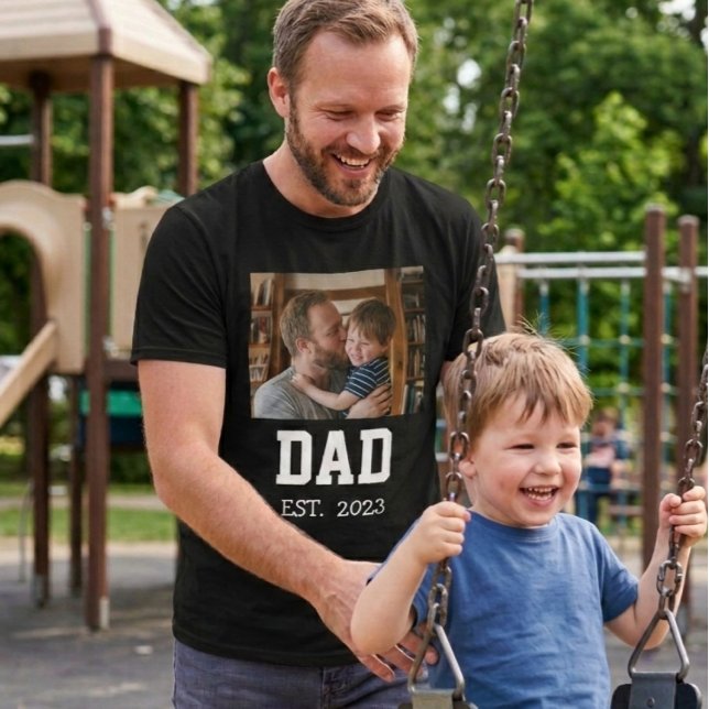 Minimal Dad Established Photo Father's Day Gift  T Shirt (Skapare uppladdad)