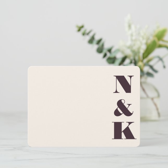 Minimal djärv monogram vinterplommon bröllopsnamn anteckningskort (Stående Fram)