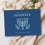 Minimal enkel Blue Menorah Candles Lycklig Hanukka Julkort<br><div class="desc">Om du behöver ytterligare anpassningar kan du kontakta mig på yellowfebstudio@gmail.com.</div>