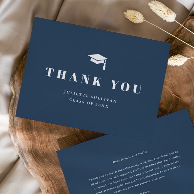 Minimal Examenstillbehör och Tassel-avgång Tack Kort (Simple, elegant typography with cap and tassel double-sided graduation thank you note cards.)