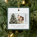 Minimal Grönt Gräns Photo Elegant jul Julgransprydnad Keramik<br><div class="desc">Elegantens julprydnad med en enkel och modern design med dina favoritfoton tillsammans med gräns och det redigerbara "God jul" hälsning.</div>