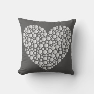Minimal Heart Circles – White Gradient on Dark Kudde