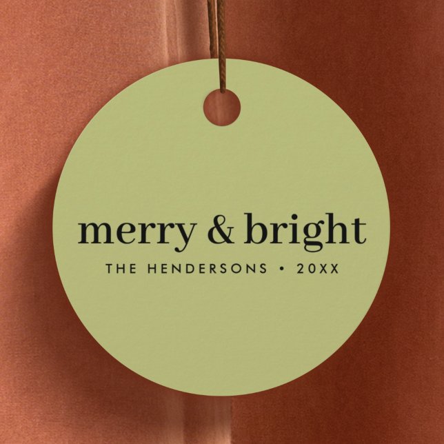 Minimal jul | Merry och Bright Oliv grönt Gåvor Etiketter (Elegant Christmas gift tags with simple “Merry & Bright” text for stylish festive wrapping)
