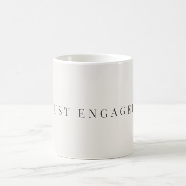 Minimal Just Engaged Mug | Warm White Kaffemugg (Center)