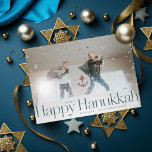Minimal Lycklig Hanukkah Helgdag Photo Blue Julkort<br><div class="desc">Enkel lycklig hanukah i serif brev med år och familj namnteckning. Lägg till ett eget meddelande eller foton från extra på baksidan.</div>