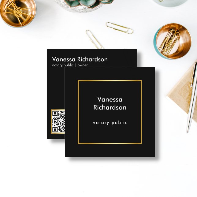 Minimal Modern Black & Guld QR-kod Notary Fyrkantigt Visitkort (Skapare uppladdad)