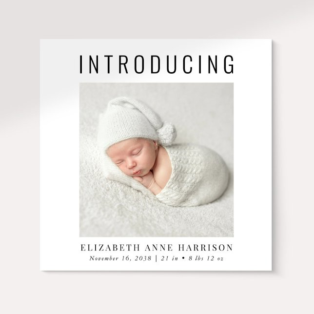Minimal modern fotofödsel meddelande (Announce the arrival of your precious baby in a way that is as beautiful and unique as they are)