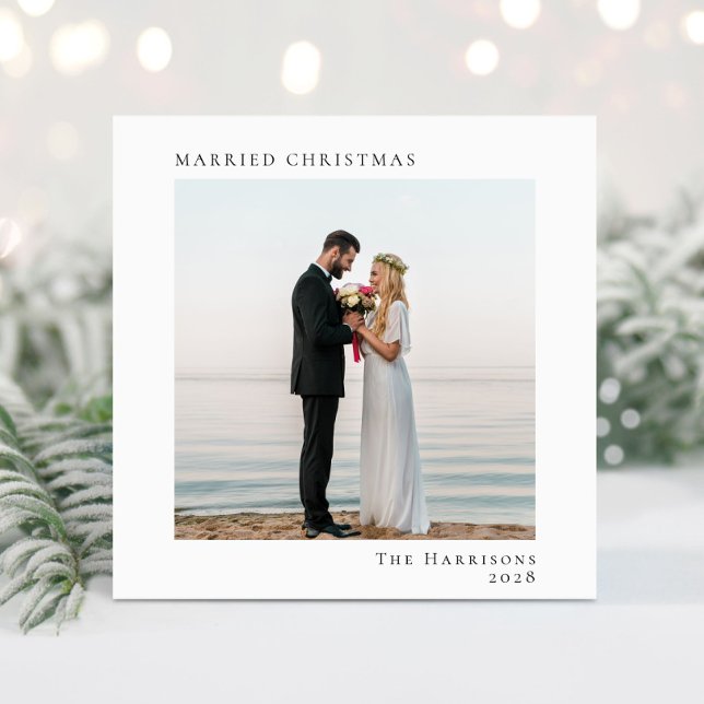 Minimal modern, gift jul 2-foto julkort (A beautiful and unique photo card to announce your marriage to family + friends this holiday season)