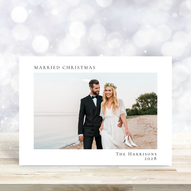 Minimal modern, gift jul 2-foto julkort (A beautiful and unique photo card to announce your marriage to family + friends this holiday season)