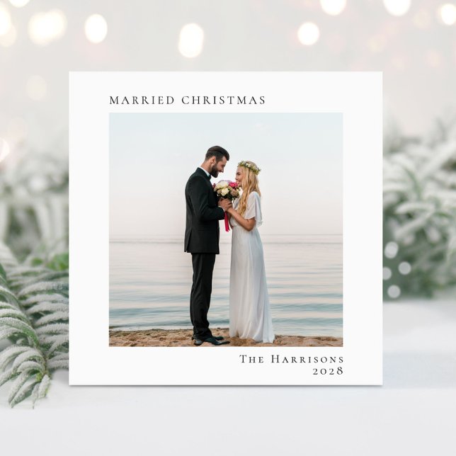 Minimal modern, gift julfoto julkort (A beautiful and unique way to announce your marriage to family and friends this holiday season)