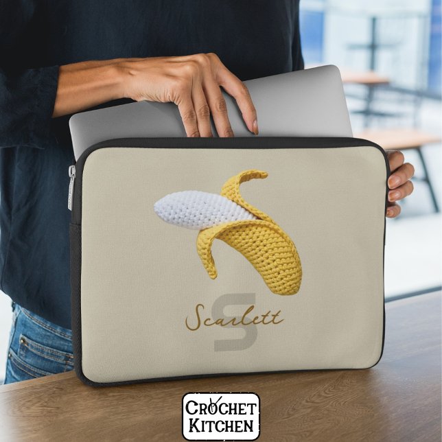 Minimal Modern Monogram Namn Crochet Banana Laptop Fodral (Skapare uppladdad)