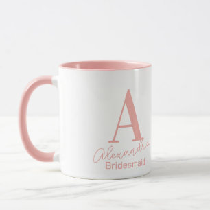 Minimal monogram Bridesmaid Rosa och White Mugg