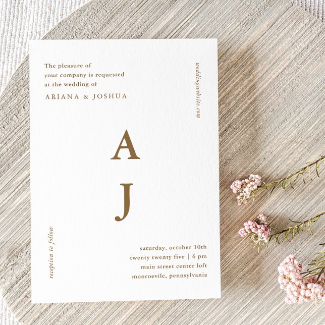 Minimal Monogram Golden Brown Bröllop Inbjudningar (Skapare uppladdad)