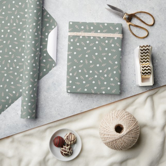 Minimal neutral blomsterdesign med vita prästkraga presentpapper (Hantverk)