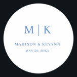 Minimal och Chic | BRÖLLOP Runt Klistermärke<br><div class="desc">Minimal och Chic | Bue Bröllop Classic Round StickerDen här eleganten,  moderna blöjor för bröllop eller möhippa har en enkel svartvit textdesign som exuderar minimalistiskt stil. Lägg till initialer eller monogram för att göra dem helt egna.</div>