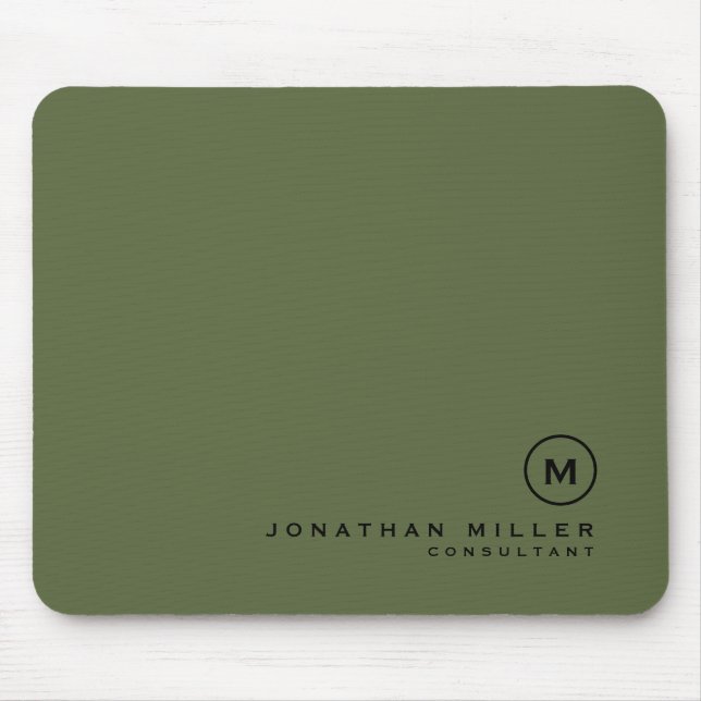 Minimal Olive Classic Monogram Musmatta (Framsidan)