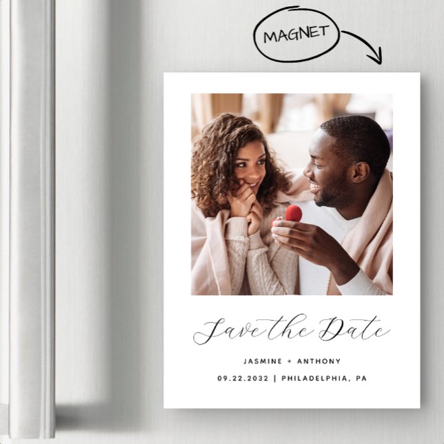 Minimal One Photo Script Svart och Vitt Magnetisk Inbjudningskort (Skapare uppladdad)