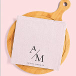 Minimal Pastel-Rosa - initiering och Personlig Kökshandduk<br><div class="desc">Lägg till lite elegans och anpassning till ditt kök med det här minimala pastel Rosa Initial & Personlig Kitchen Towel. Den här kökshandduken har en elegant och minimalistisk utformning och är en perfekt för dem som uppskattar stil och funktioner. Bakgrunden till den mjuka pastellbakgrunden tillför ett nyttigt men sofistikerat rosa,...</div>