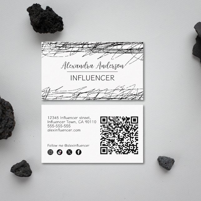Minimal QR-kod för svart och vit Abstrakt Visitkort (Minimal Black And White Abstract Scribble QR Code Business Card)