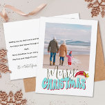 Minimal retro 1 Photo Festive Roligt God jul Helg Vykort<br><div class="desc">Den här festive God jul-designen skapades med ett modernt typsnitt i roligten och mitt handskrivna typsnitt i ett retro stil i vattenblått och röd nedtryckt med min handmålade julhatt med holly och bär för att göra din familjs fotoskina till stjärnan. Lägg till namn och anpassningsbar i familjen för att slutföra...</div>