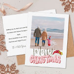 Minimal retro 1 Photo Festive Roligt God jul Helg Vykort<br><div class="desc">Den här festive God jul-designen skapades med ett modernt typsnitt i roligten och mitt handskrivna typsnitt i ett stil i ljus rosa och röd nedtryckt med min handmålade julhatt med holly och bär för att göra din familjs fotoskina till stjärnan. Lägg till namn och anpassningsbar i familjen för att slutföra...</div>