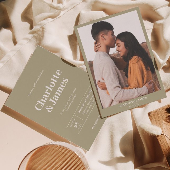 Minimal retro Sage Grönt Photo Script Bröllop Inbjudningar (Skapare uppladdad)