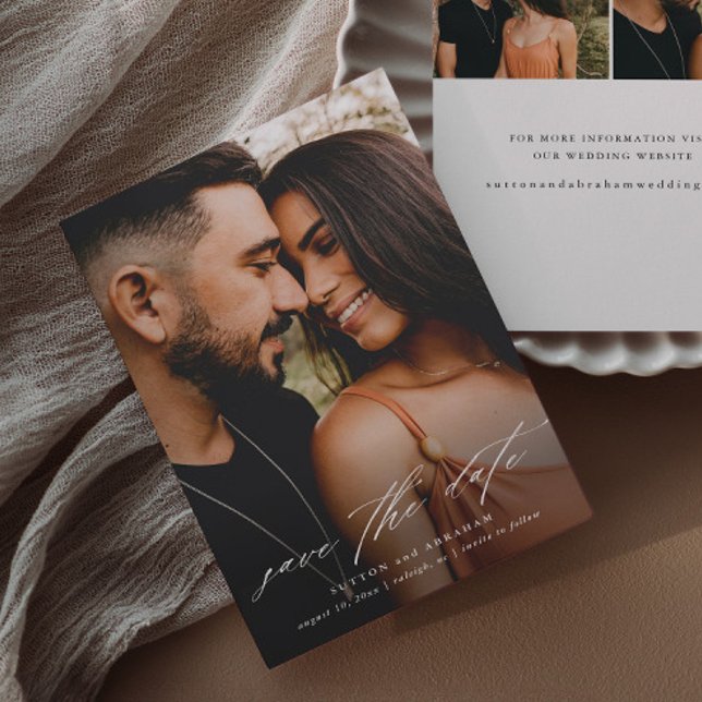 Minimal skriptfoto spara datumet (Elegant script 3 photo wedding save the date announcement cards.)