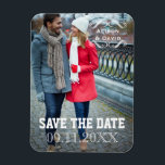 Minimal sparadatum enkel bröllopsfoto magnet<br><div class="desc">Minimalistisk sparadatum enkel bröllopsfoto flexibel magnet med orden “Spara datumet” och ditt datum,  era namn i en vintage dekorativ ram och ert färgade foto. Denna moderna design är perfekt för er sparadatum-anmälan. Det är en helt anpassningsbar malldesign perfekt för ett modernt eller traditionellt bröllop.</div>