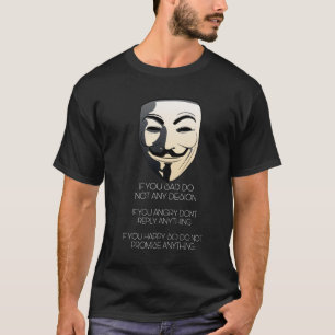 Minimal svart t-shirt med anonym mask