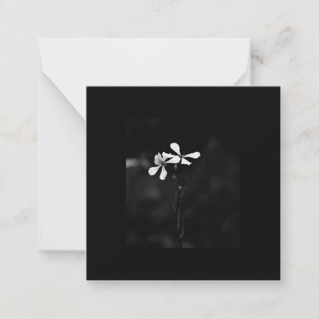 minimal svartvit blommigt anteckningskort (Framsida)