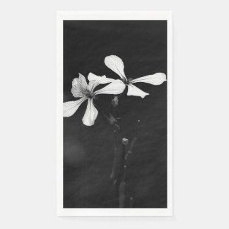 minimal svartvit blommigt pappersservett