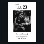 Minimal svartvit skript, foto Bröllop Bordsnummer<br><div class="desc">Minsta svarta vita Bordsnummer för skript i Bröllop,  anpassa den här produkten med det bordsnummer du behöver och din valfria bild plus datum för namn och bröllop. Det här objektet är en del av en samling med fler matchande artiklar.</div>