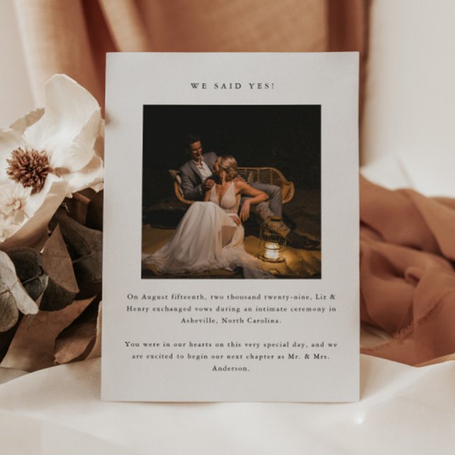 Minimal tvåfoto: "Vi sa ja!" Bröllop Elopement Meddelande (Skapare uppladdad)