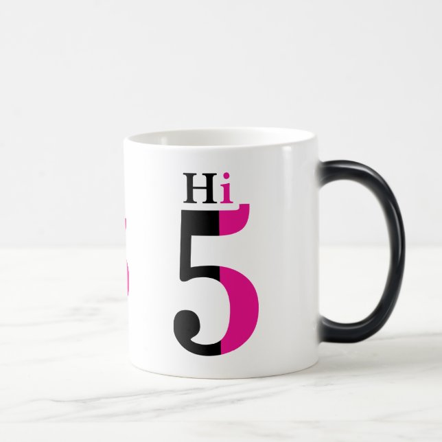 Minimal typografi med hög rosa magisk mugg (Höger)