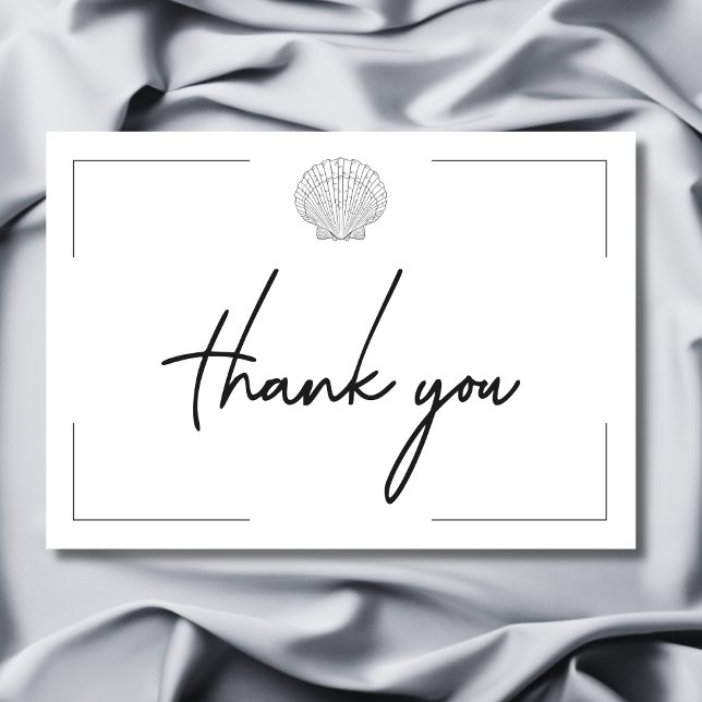Minimal typografi, svart och vitt sjögränssnitt Br Tack Kort (Minimal Typography Black & White Seashell Wedding Thank You Card)