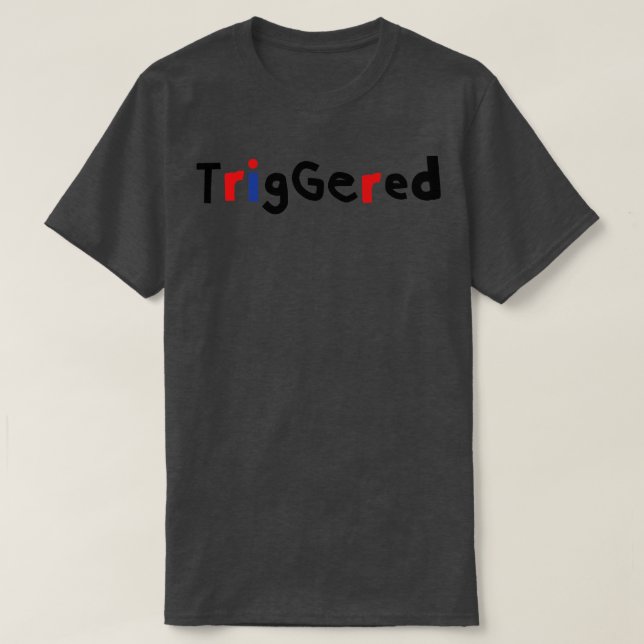 Minimal utlöst typografi t shirt (Design framsida)