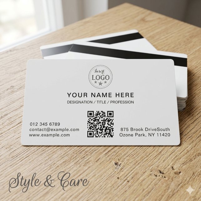 Minimal vit magnetkort med din information (Minimal White Magnetic Card with Your Info)